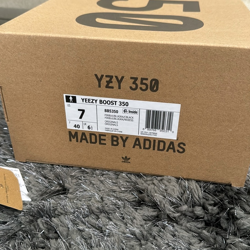 Yeezy boost 350 pirate size 7 authentic - Picture 6 of 6